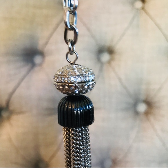 Silver and Black Nygard Necklace - Picture 2 of 8